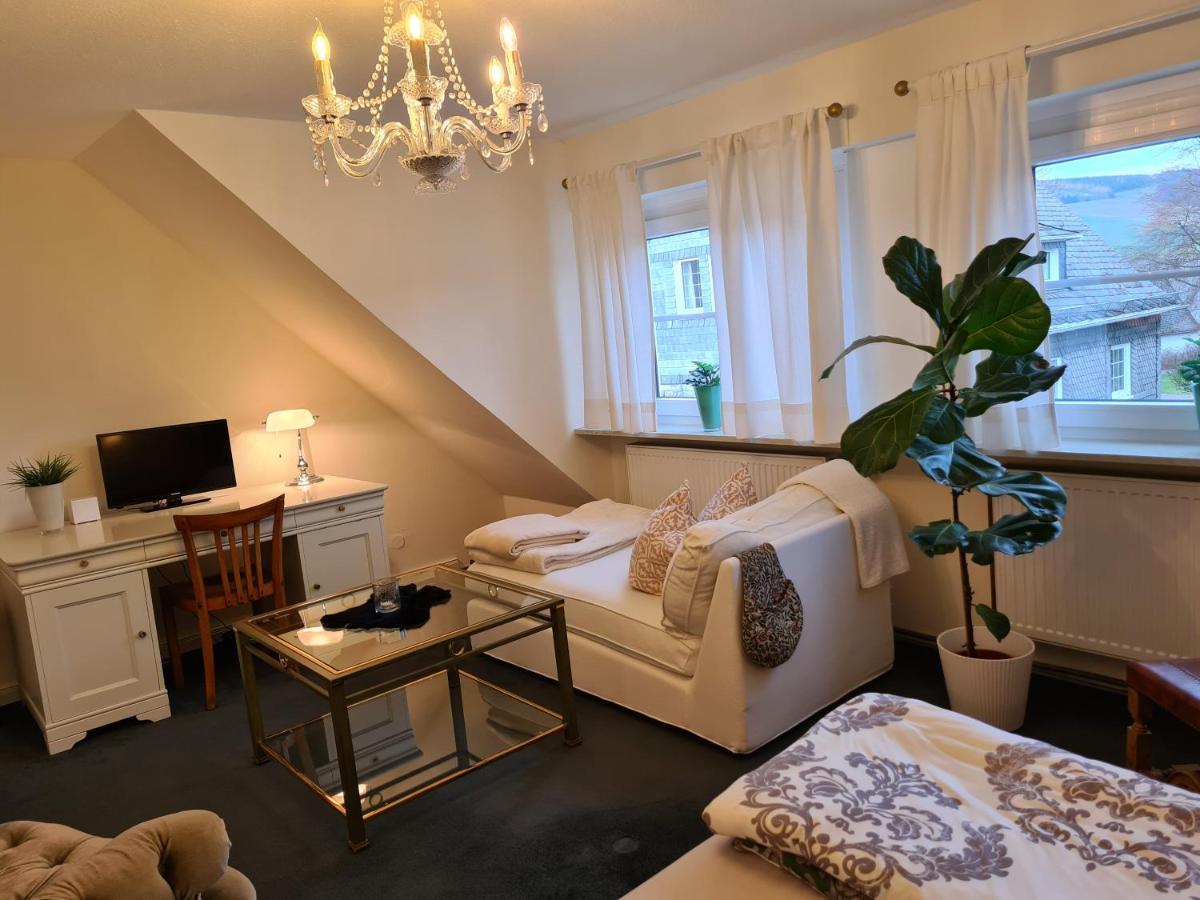 freundliche Unterkunft Sauerland Meschede Exterior foto