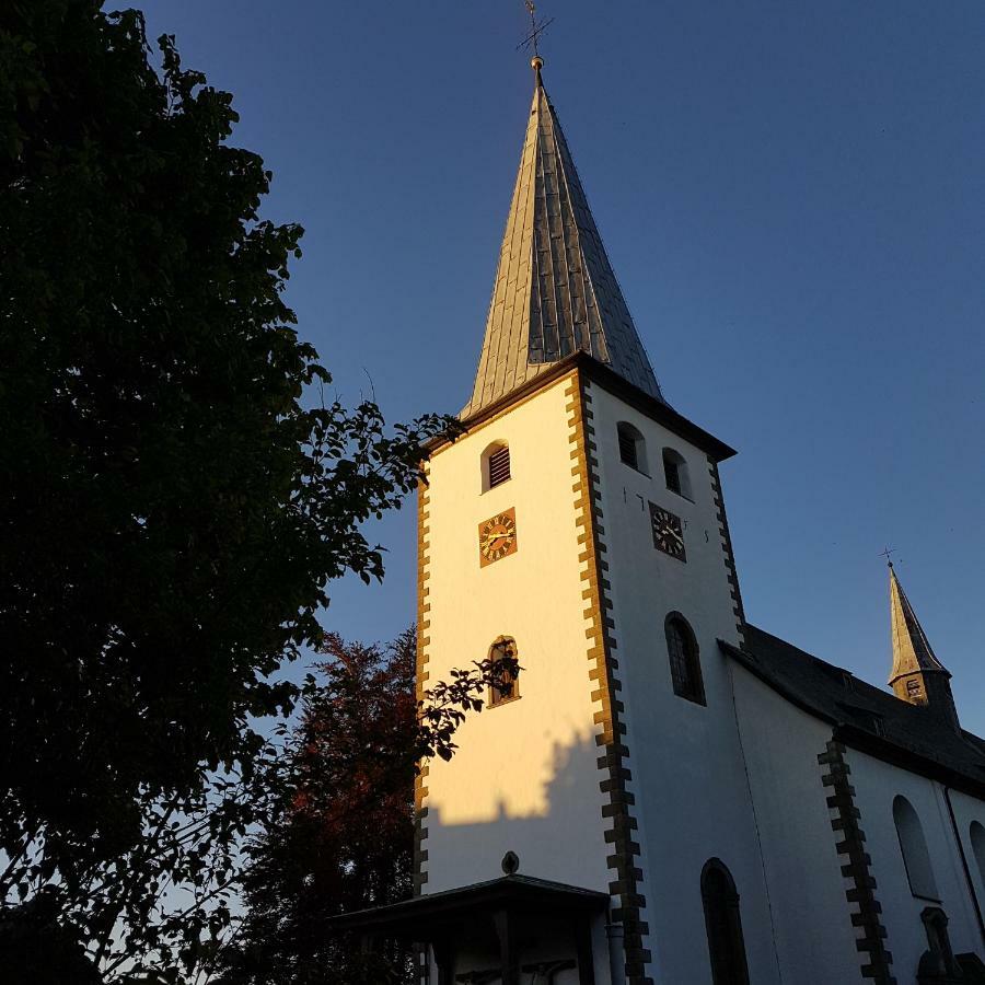 freundliche Unterkunft Sauerland Meschede Exterior foto
